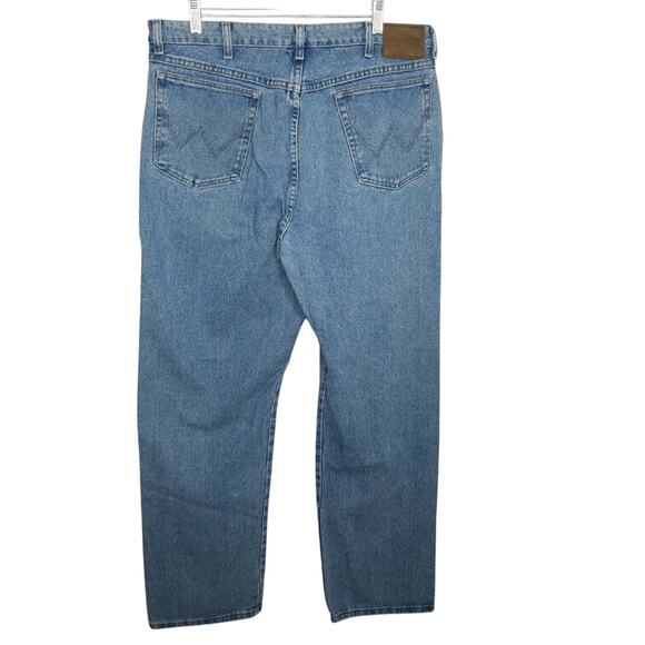 Wrangler Jeans Mens Relaxed Fit Blue Y2K Light Wash 38x32 Denim Straight Leg - Picture 3 of 11